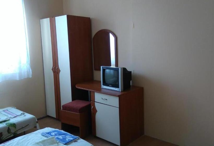 پانسیون песента на морето