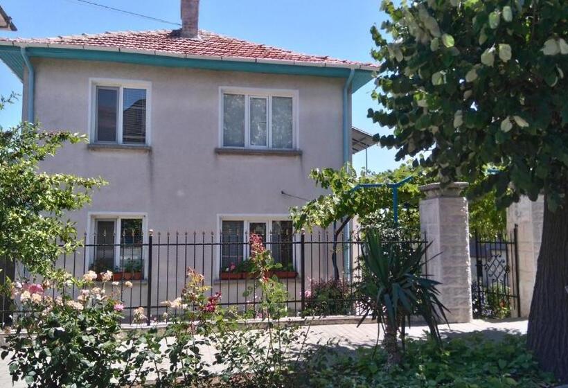 پانسیون песента на морето