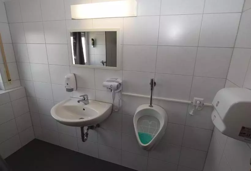 ペンション Monteurzimmer Messe Airport
