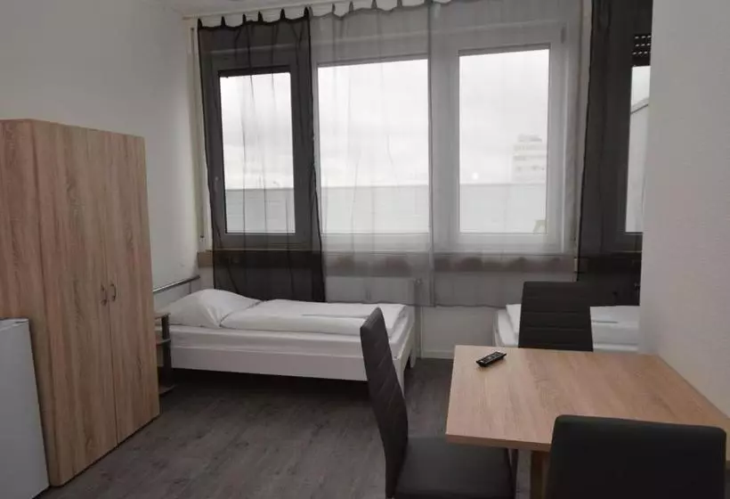 ペンション Monteurzimmer Messe Airport