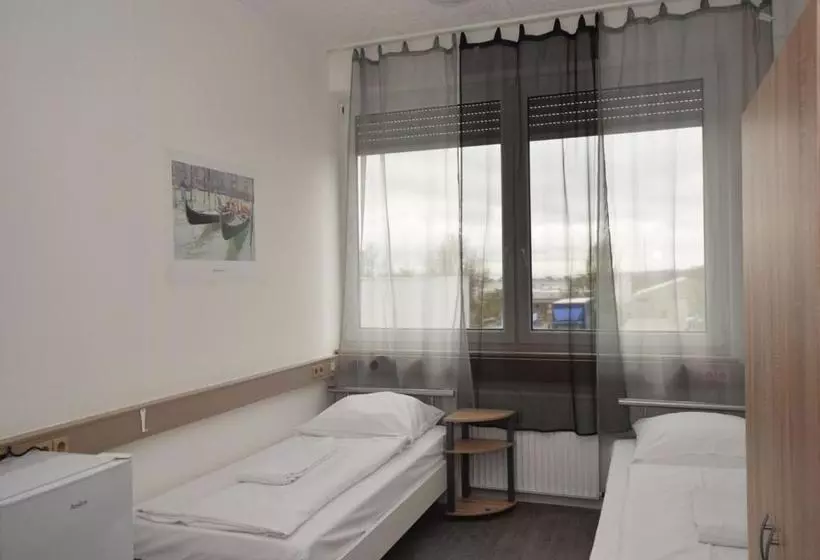 ペンション Monteurzimmer Messe Airport