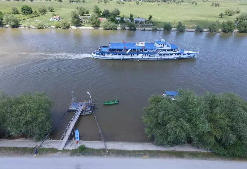 استراحتگاه Satul De Vacanta Campo Euro Club