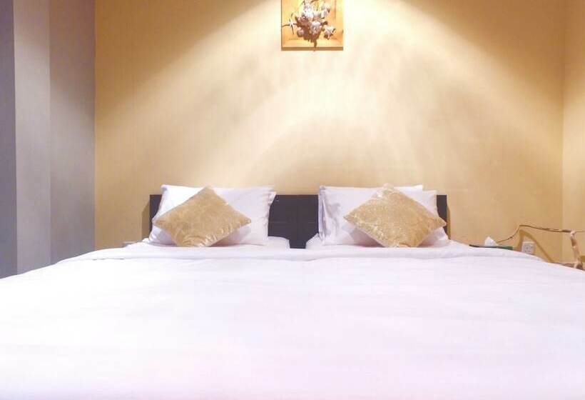 پانسیون Himeyn Beach Retreat