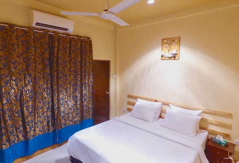 پانسیون Himeyn Beach Retreat