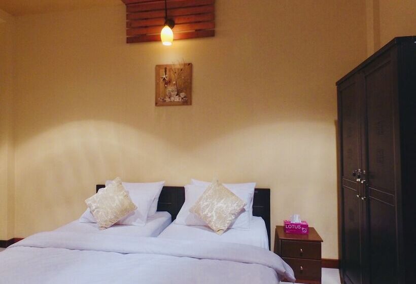 پانسیون Himeyn Beach Retreat