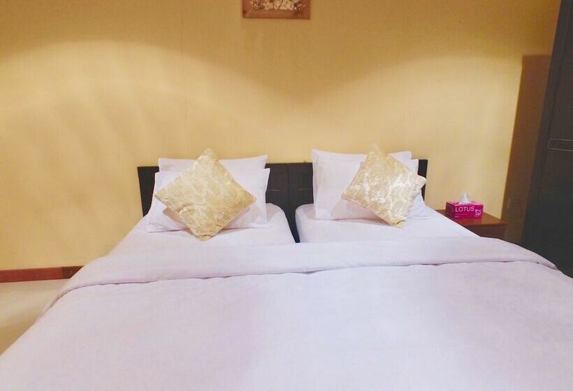 پانسیون Himeyn Beach Retreat