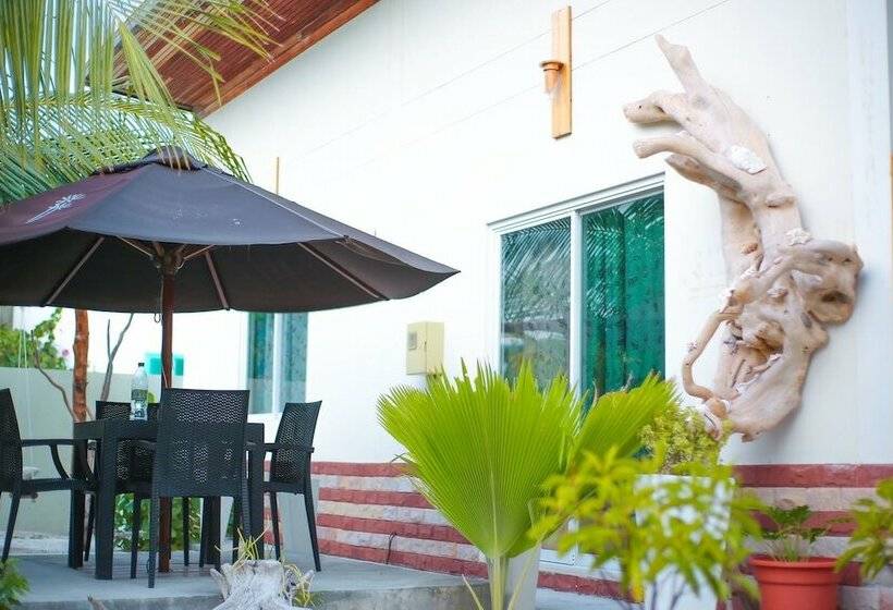 پانسیون Himeyn Beach Retreat