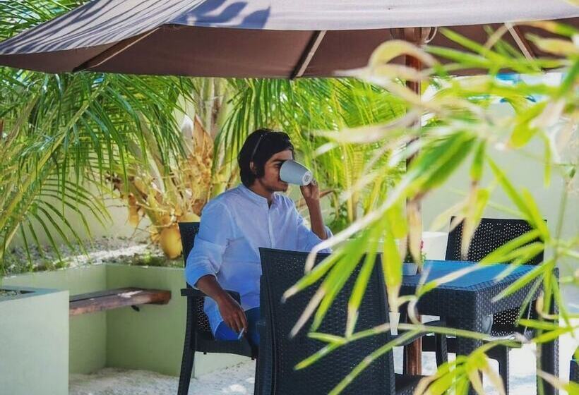 پانسیون Himeyn Beach Retreat