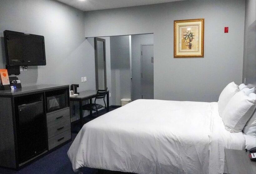 هتل Americas Best Value Inn And Suites Bush International Airport