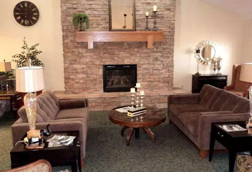 هتل Americinn By Wyndham Garden City