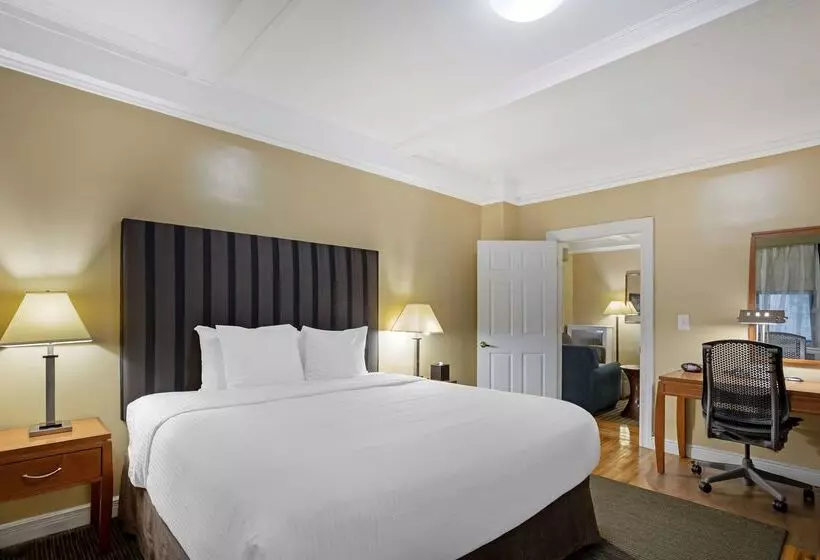 هتل Best Western Plus Hospitality House Suites