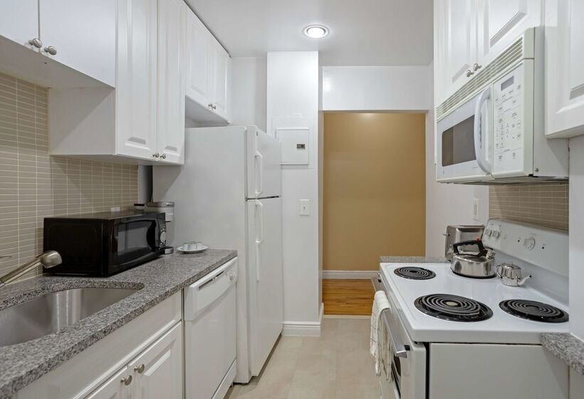 호텔 Best Western Plus Hospitality House Suites