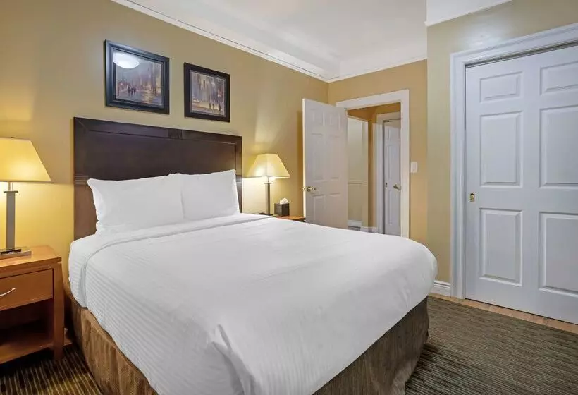 هتل Best Western Plus Hospitality House Suites