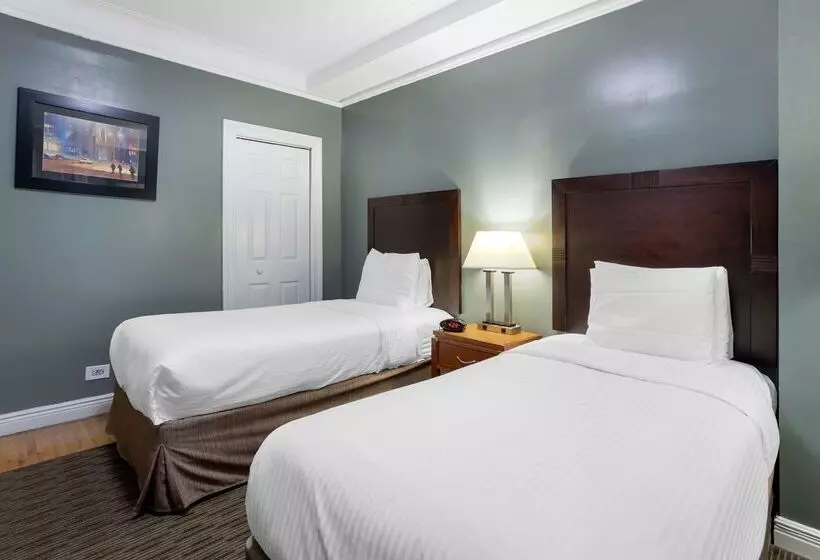 هتل Best Western Plus Hospitality House Suites