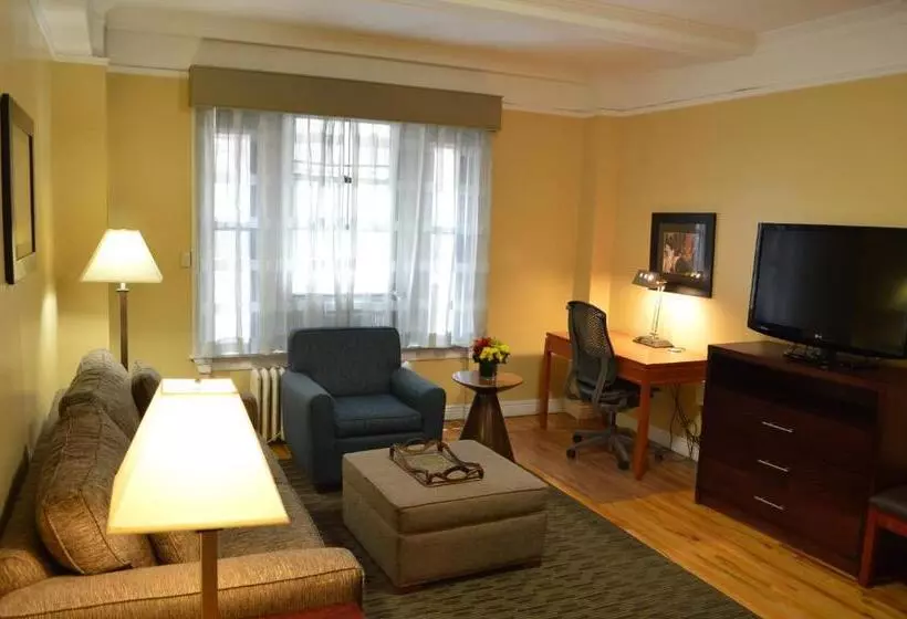 هتل Best Western Plus Hospitality House Suites