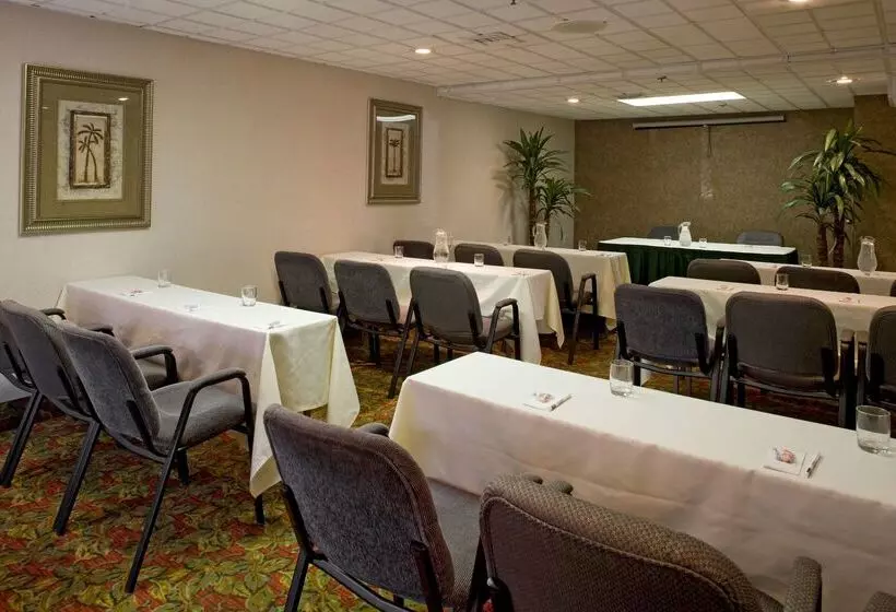 בית מלון כפרי Quality Inn Jacksonville   Orange Park Near Naval Air Station