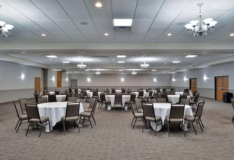 酒店 Comfort Inn & Suites Madison North