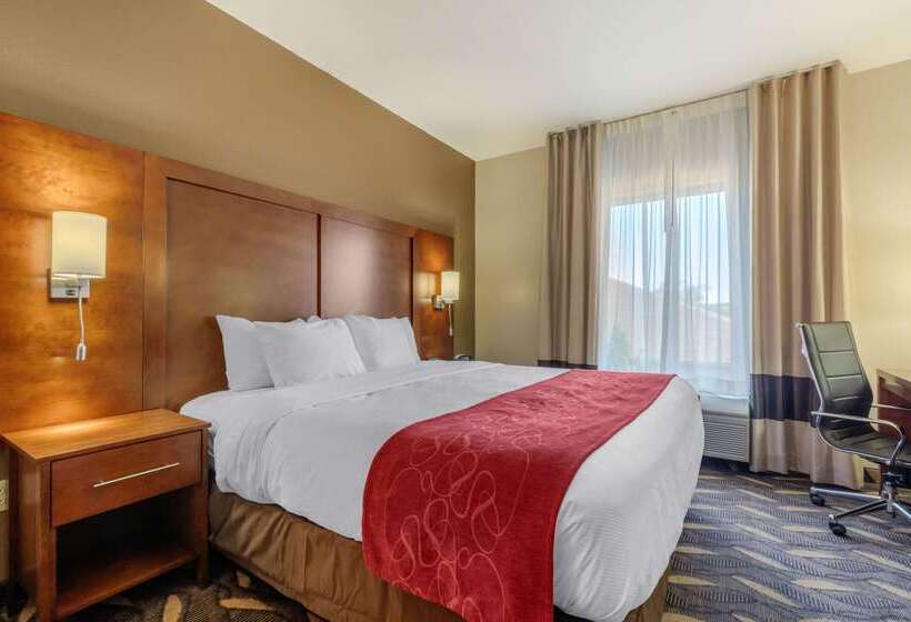 فندق Comfort Suites