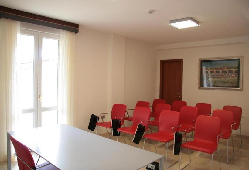 בית מלון כפרי Delfina Palace