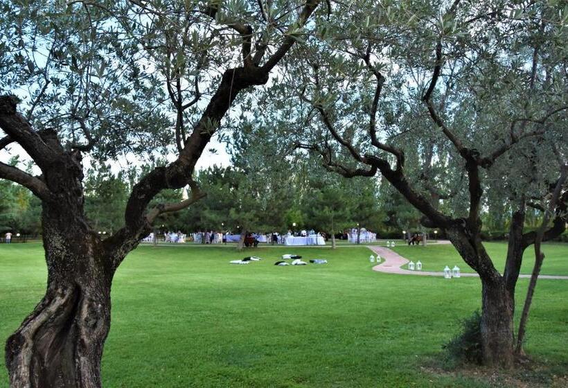 בית מלון כפרי Delfina Palace