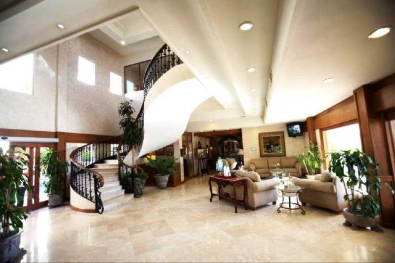 هتل Fresno Galerias