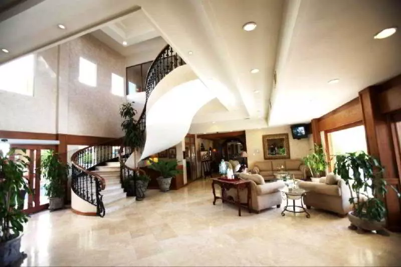 Hotel Fresno Galerias