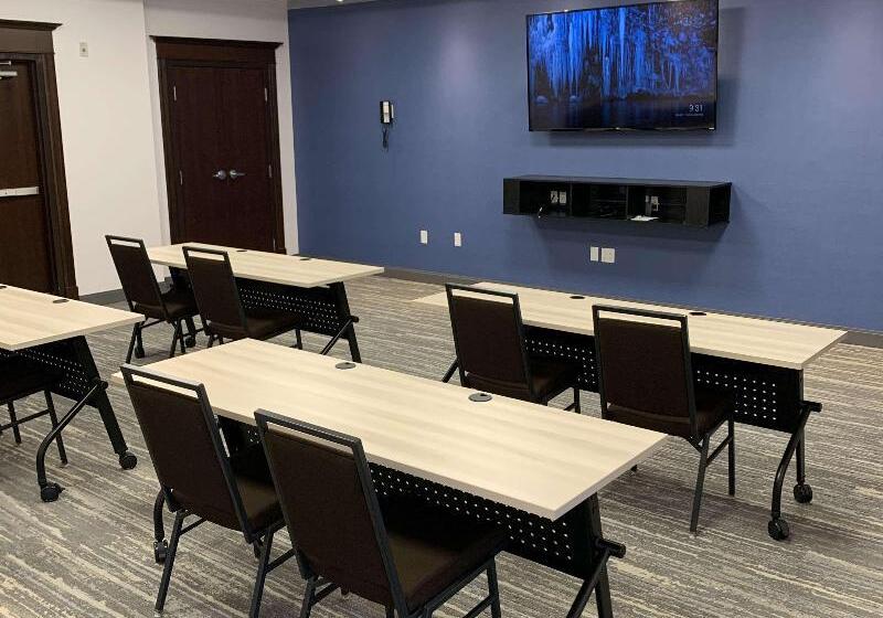 Отель Hampton Inn By Hilton London