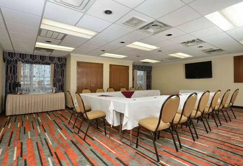 فندق Holiday Inn Express Boston Milford, An Ihg