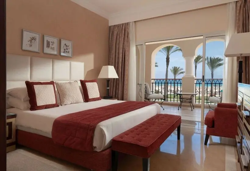 هتل Jaz Almaza Beach Resort, Almaza Bay