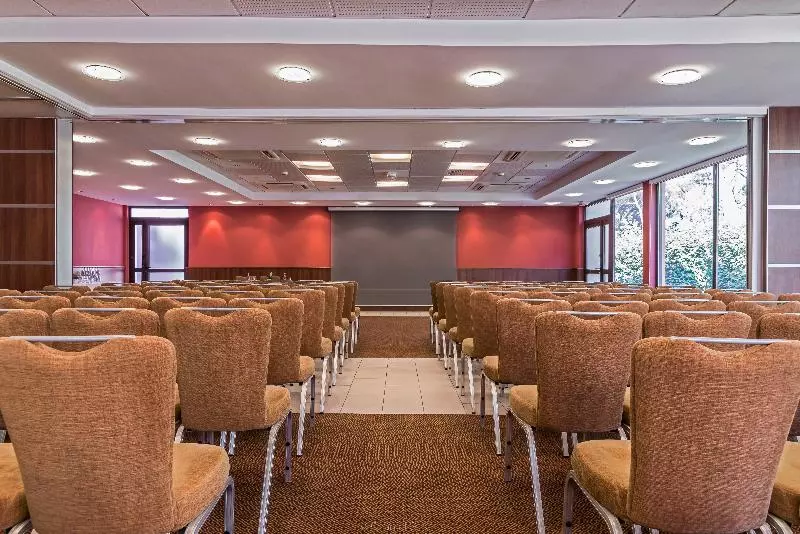 ホテル Golf Hôtel De Valescure & Spa Nuxe