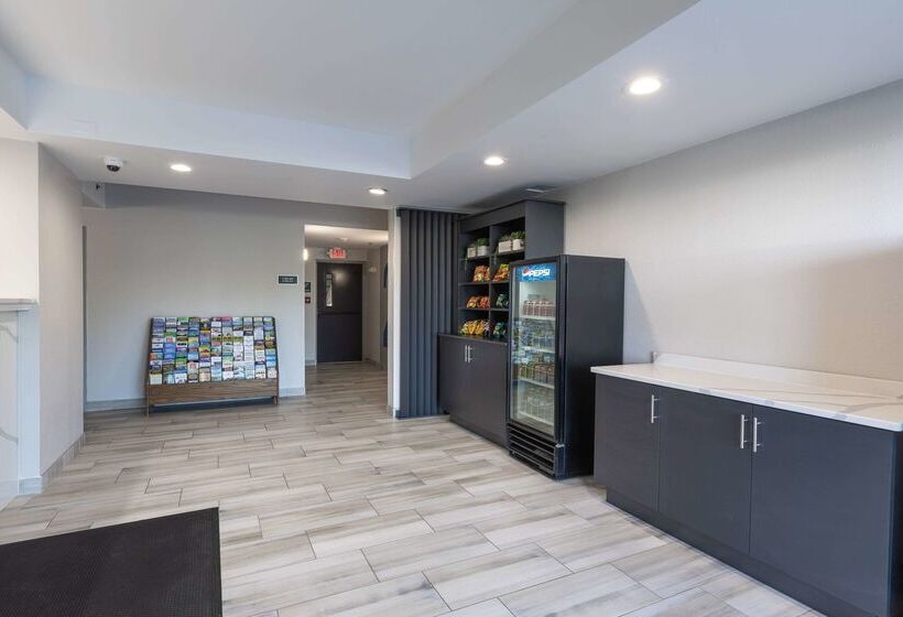 فندق Rodeway Inn & Suites Near Outlet Mall  Asheville