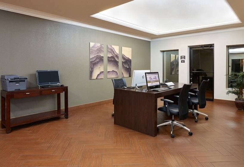 فندق Staybridge Suites Orlando South, An Ihg