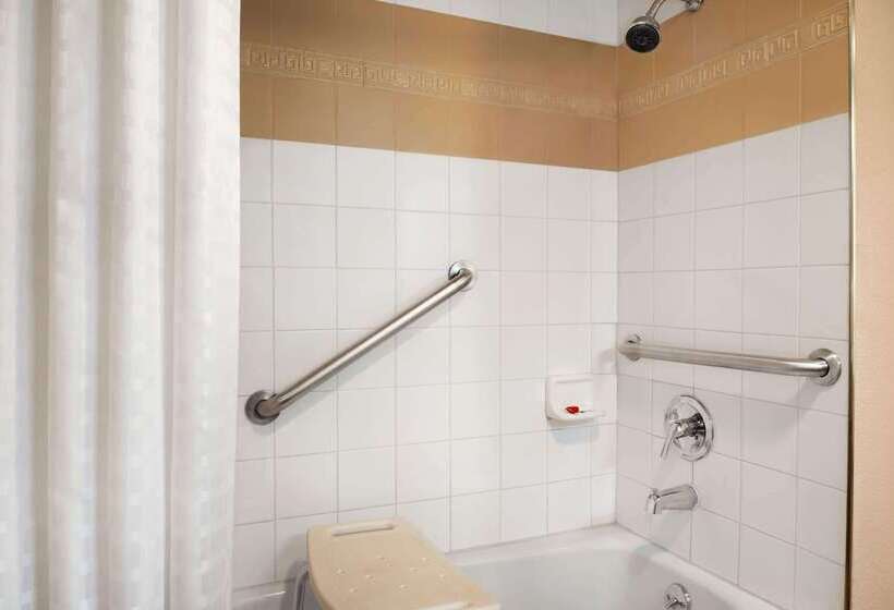 Szálloda Super 8 By Wyndham Des Moines