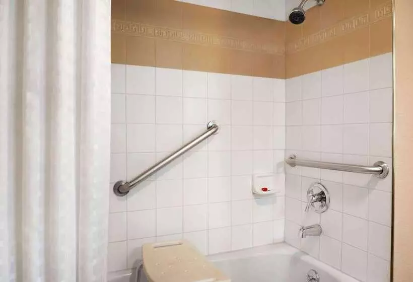 호텔 Super 8 By Wyndham Des Moines