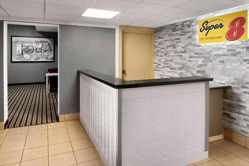 호텔 Super 8 By Wyndham Des Moines