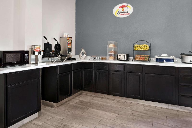 Szálloda Super 8 By Wyndham Des Moines