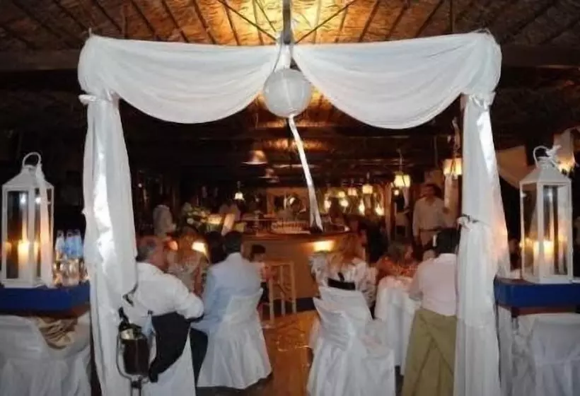 Отель Surfing Beach Village