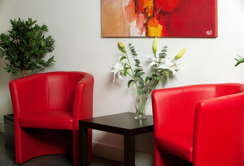 هتل The Spires Serviced Apartments Birmingham