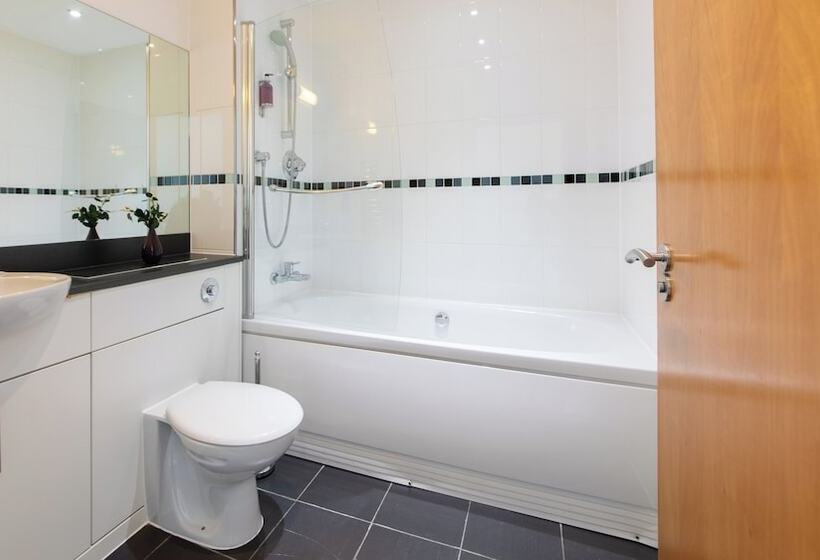 هتل The Spires Serviced Apartments Birmingham