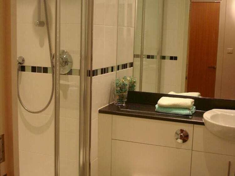 هتل The Spires Serviced Apartments Birmingham