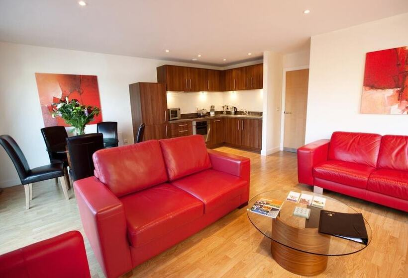 هتل The Spires Serviced Apartments Birmingham