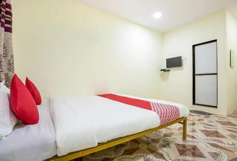 Hotelli Oyo 33356 Nanas Holiday Home