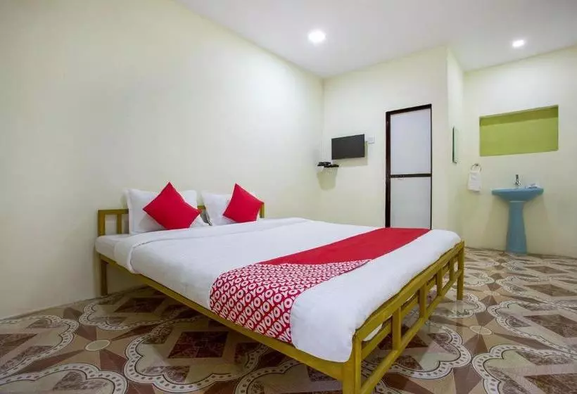 Hotelli Oyo 33356 Nanas Holiday Home