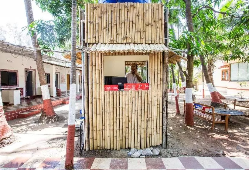 Hotelli Oyo 33356 Nanas Holiday Home