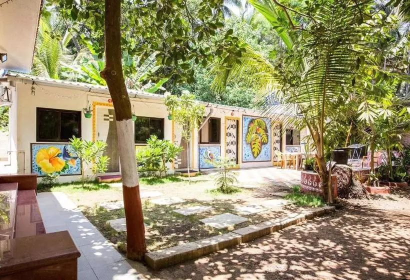 Hotelli Oyo 33356 Nanas Holiday Home