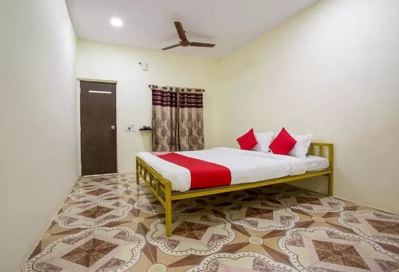 Hotelli Oyo 33356 Nanas Holiday Home