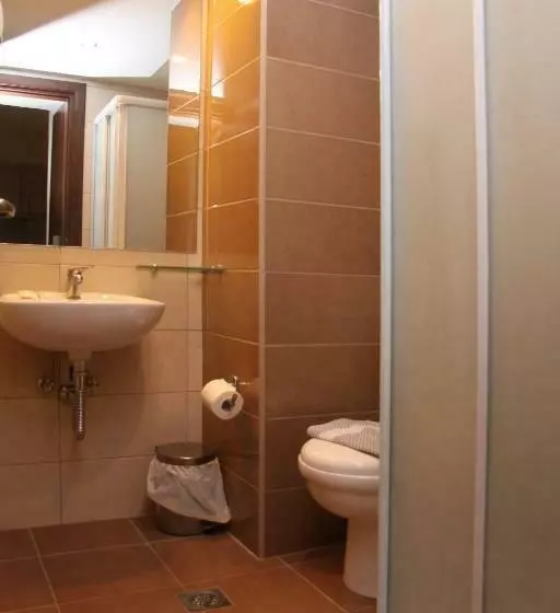 Agela Hotel & Apartments