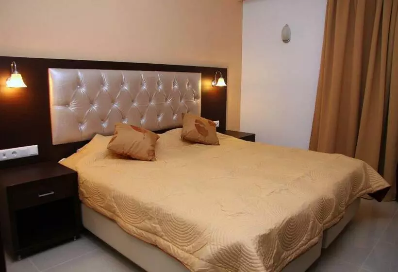 Agela Hotel & Apartments