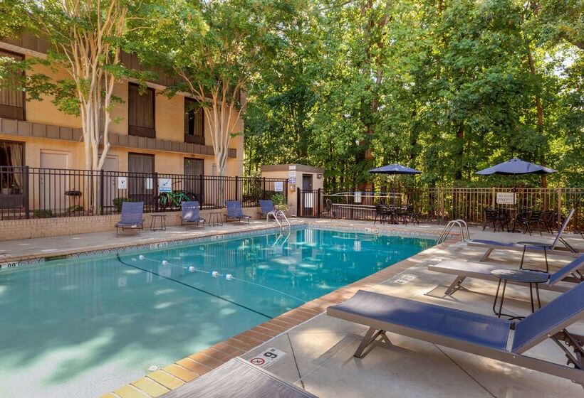 فندق Best Western Plus Cary   Nc State