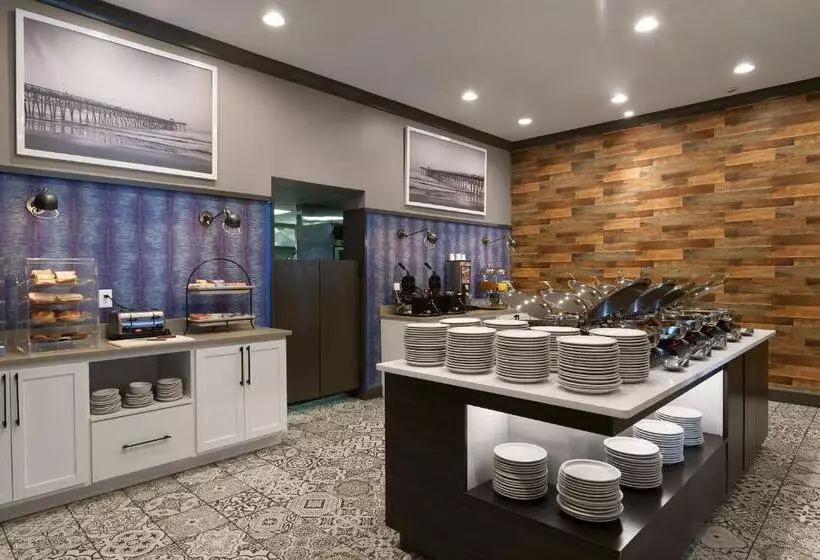 فندق Breakers Resort